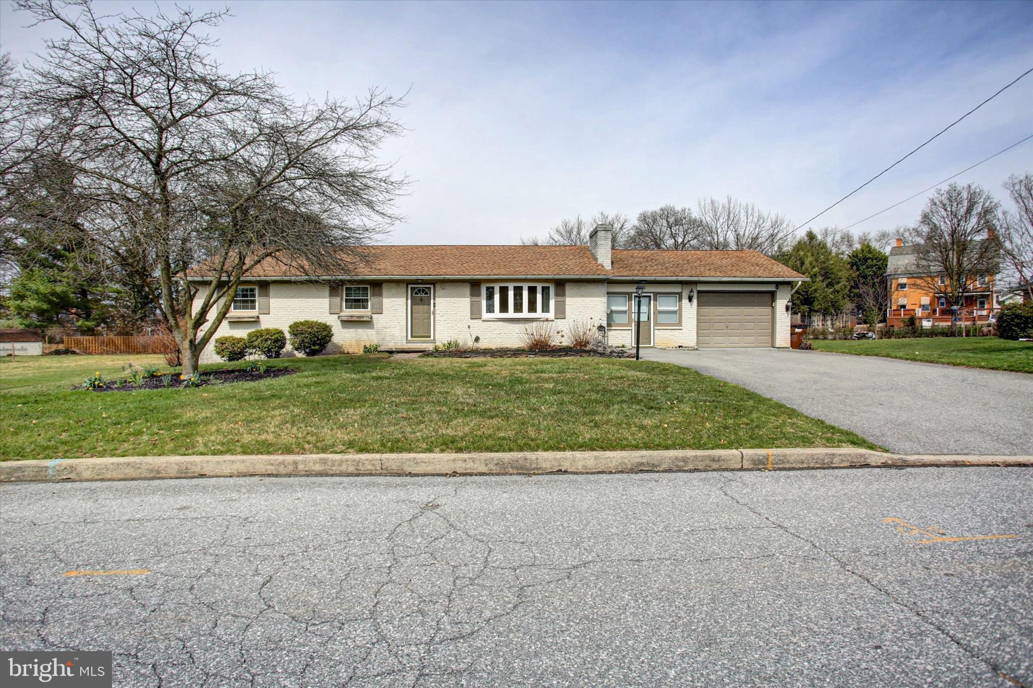 ORCHARD CIRCLE - Residential