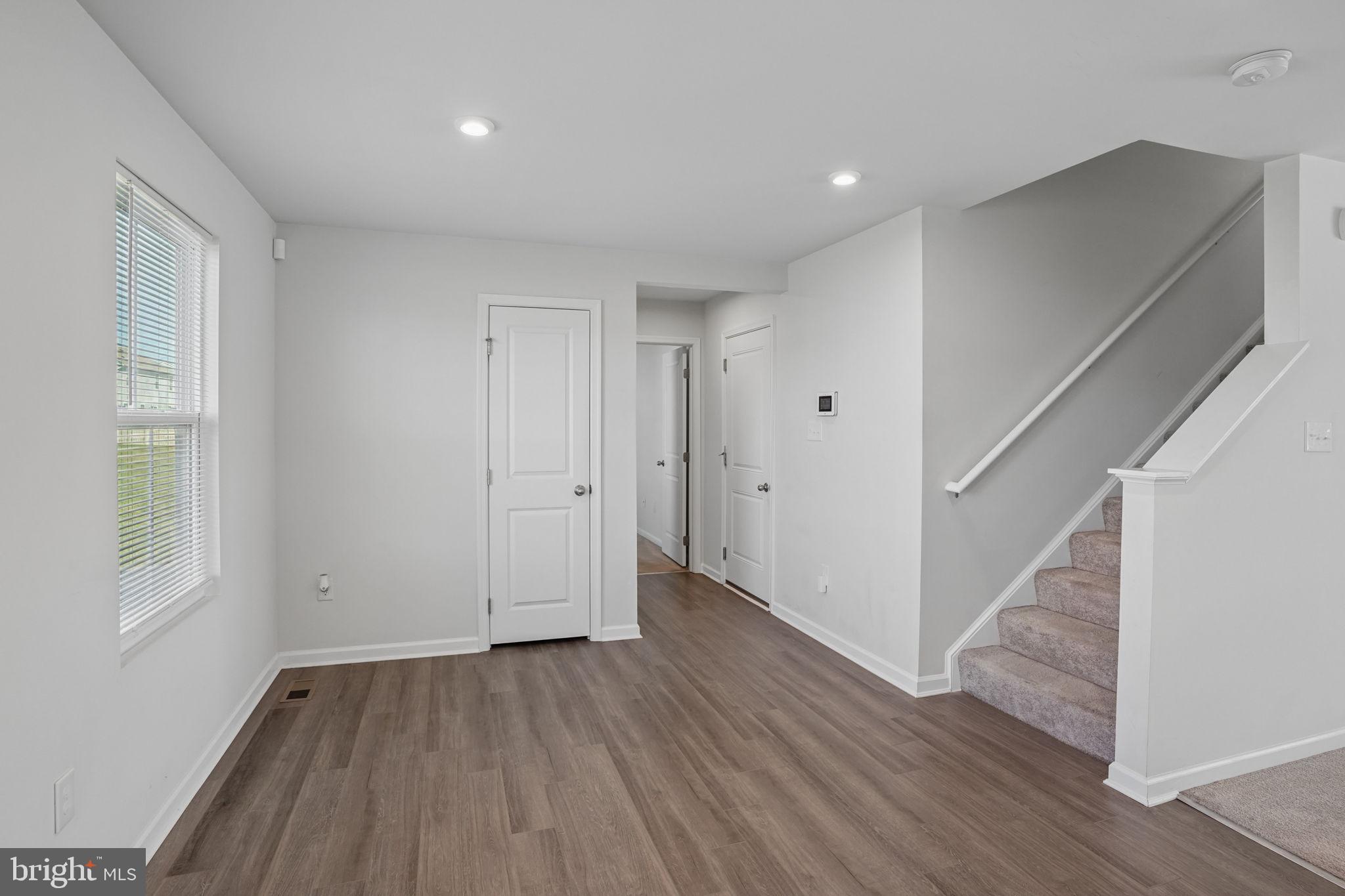 STONINGTON - Residential