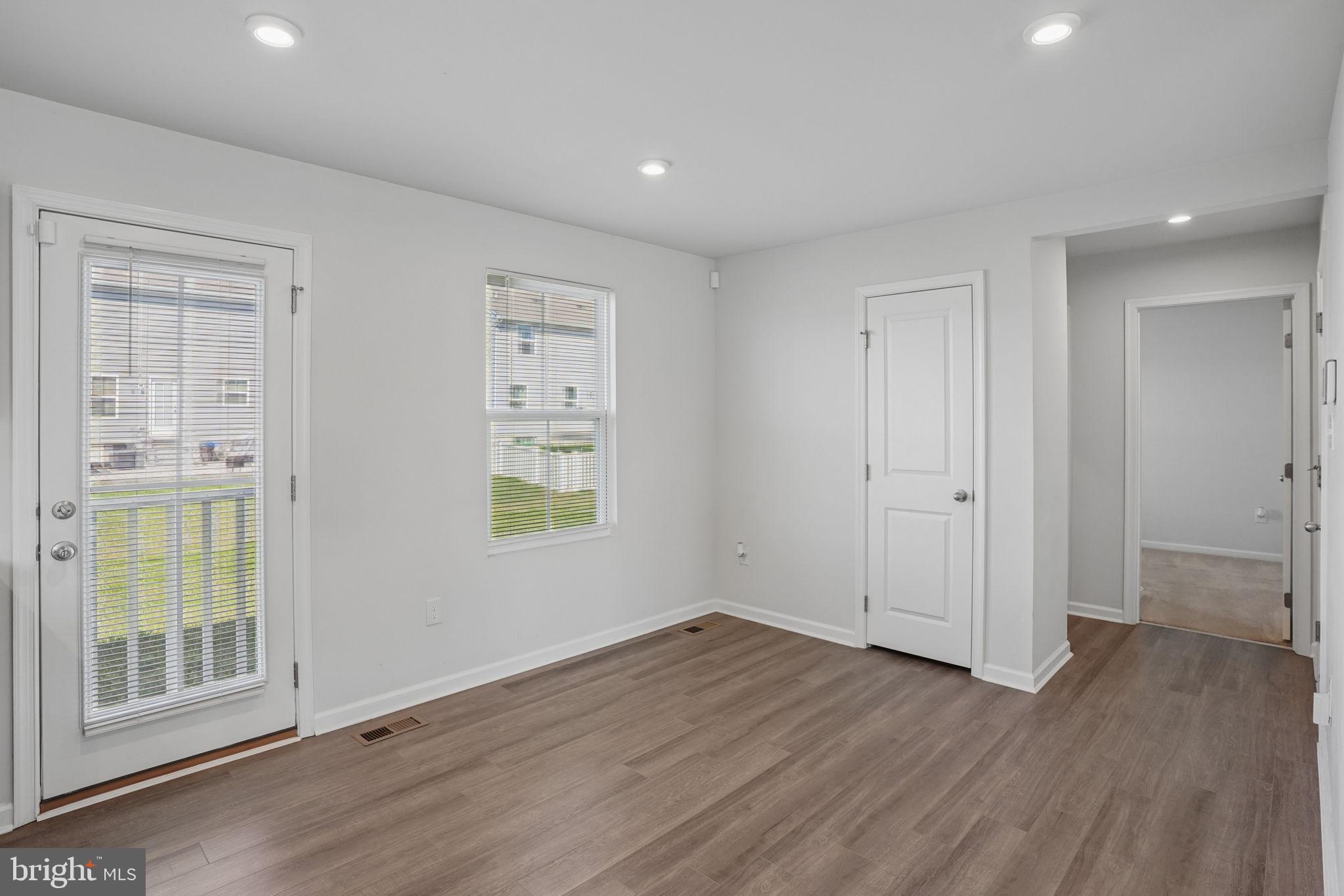 STONINGTON - Residential