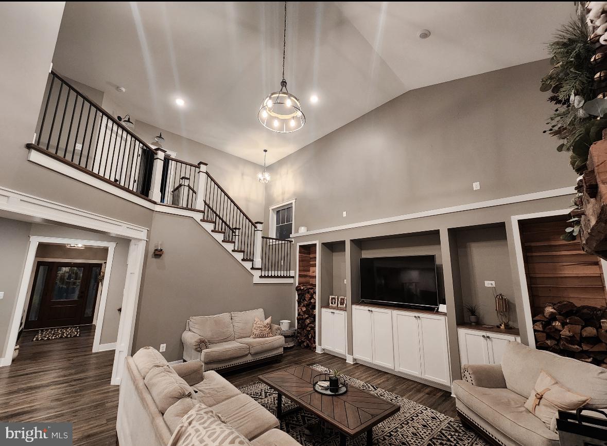 APPLE JACK ESTATES - Residential