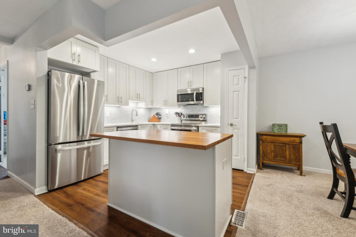 9112 GALBRETH COURT