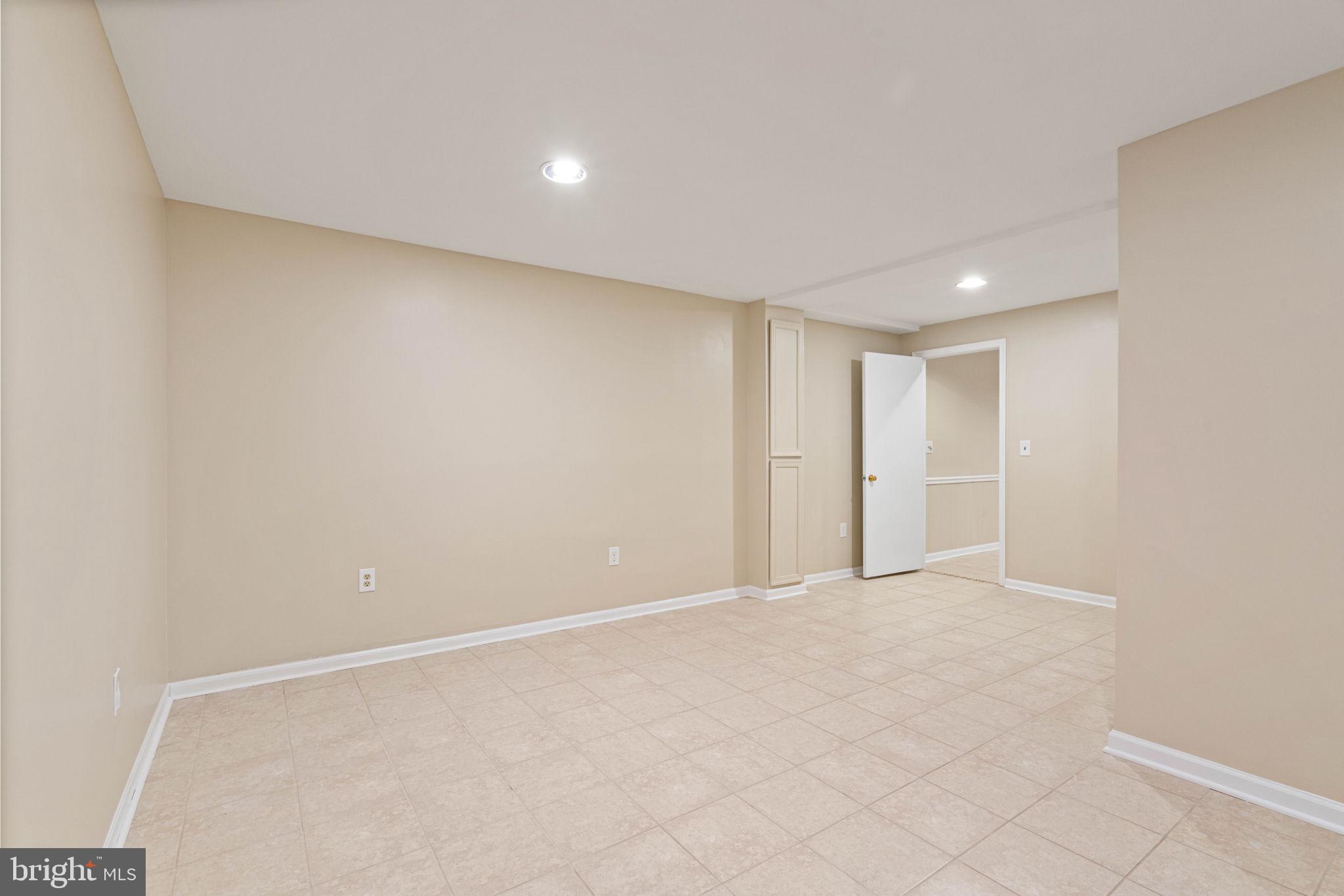 BURKE CENTRE - Residential