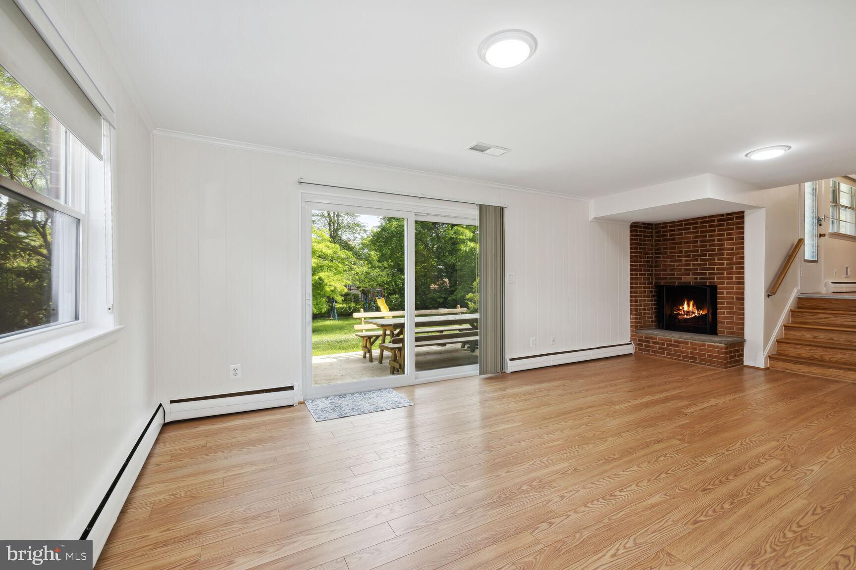 FERNWOOD - Residential Lease