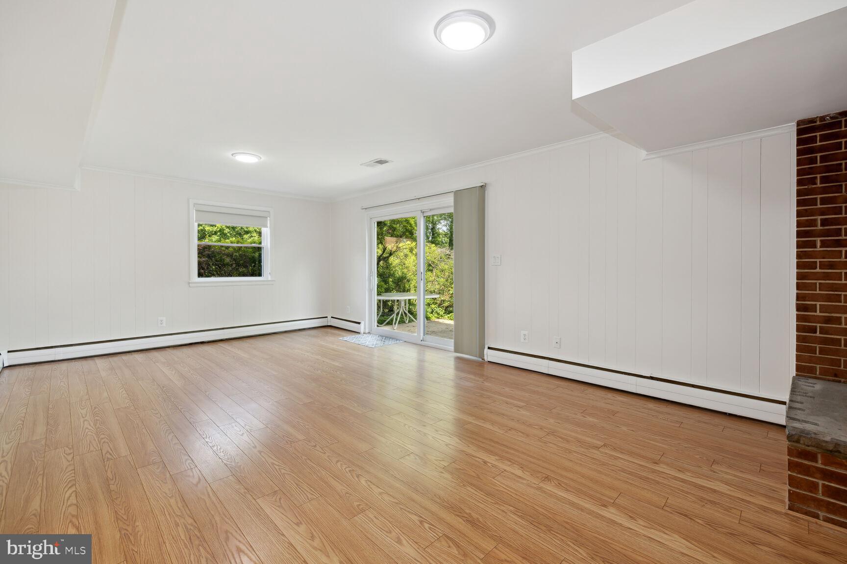 FERNWOOD - Residential Lease