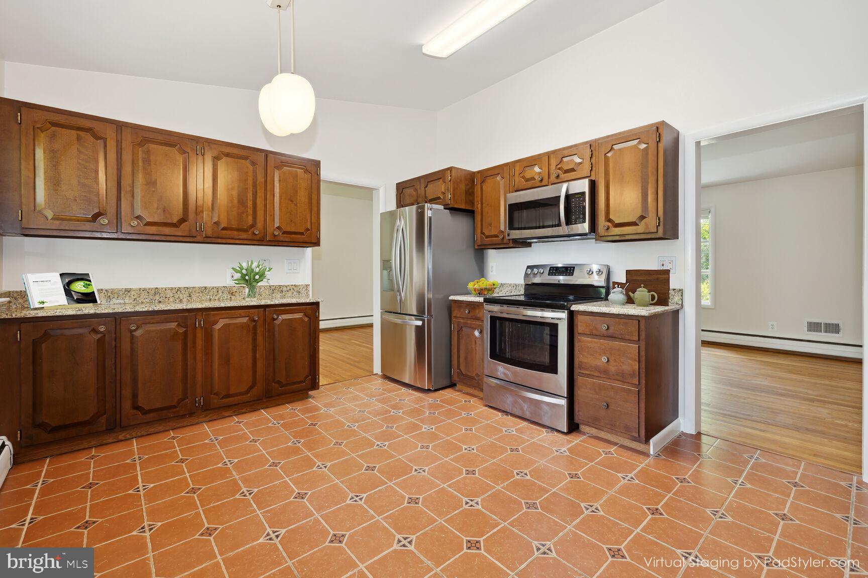 FERNWOOD - Residential Lease