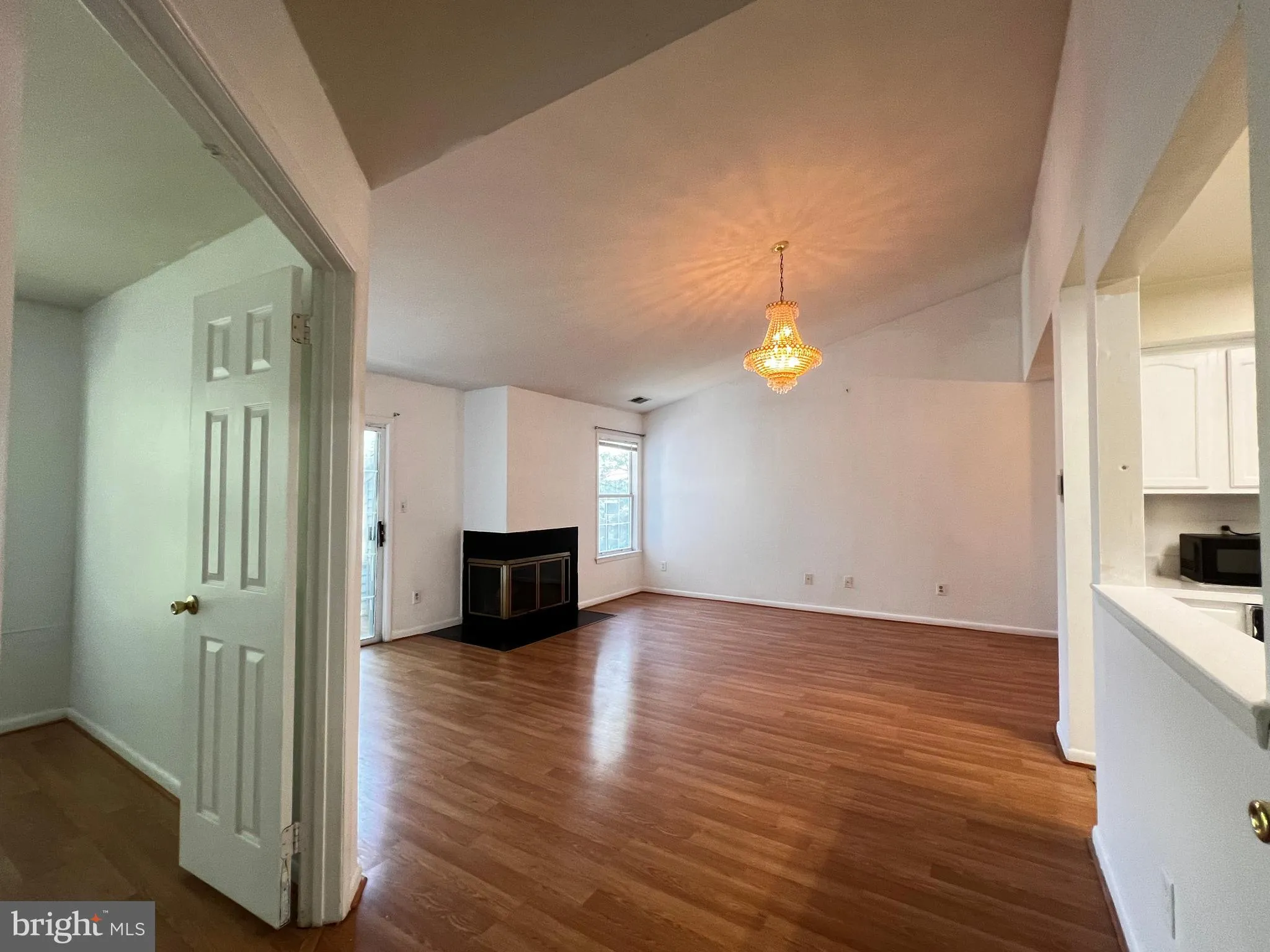 Princeton, New Jersey 08540, United States, 2 Bedrooms Bedrooms, ,1 BathroomBathrooms,Residential,Pending,157495