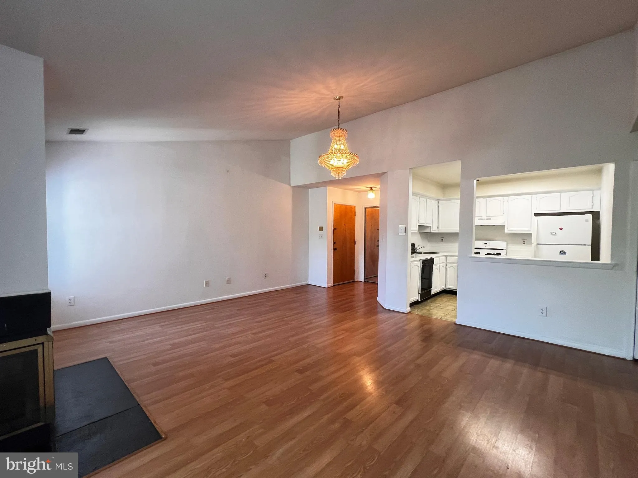 Princeton, New Jersey 08540, United States, 2 Bedrooms Bedrooms, ,1 BathroomBathrooms,Residential,Pending,157495