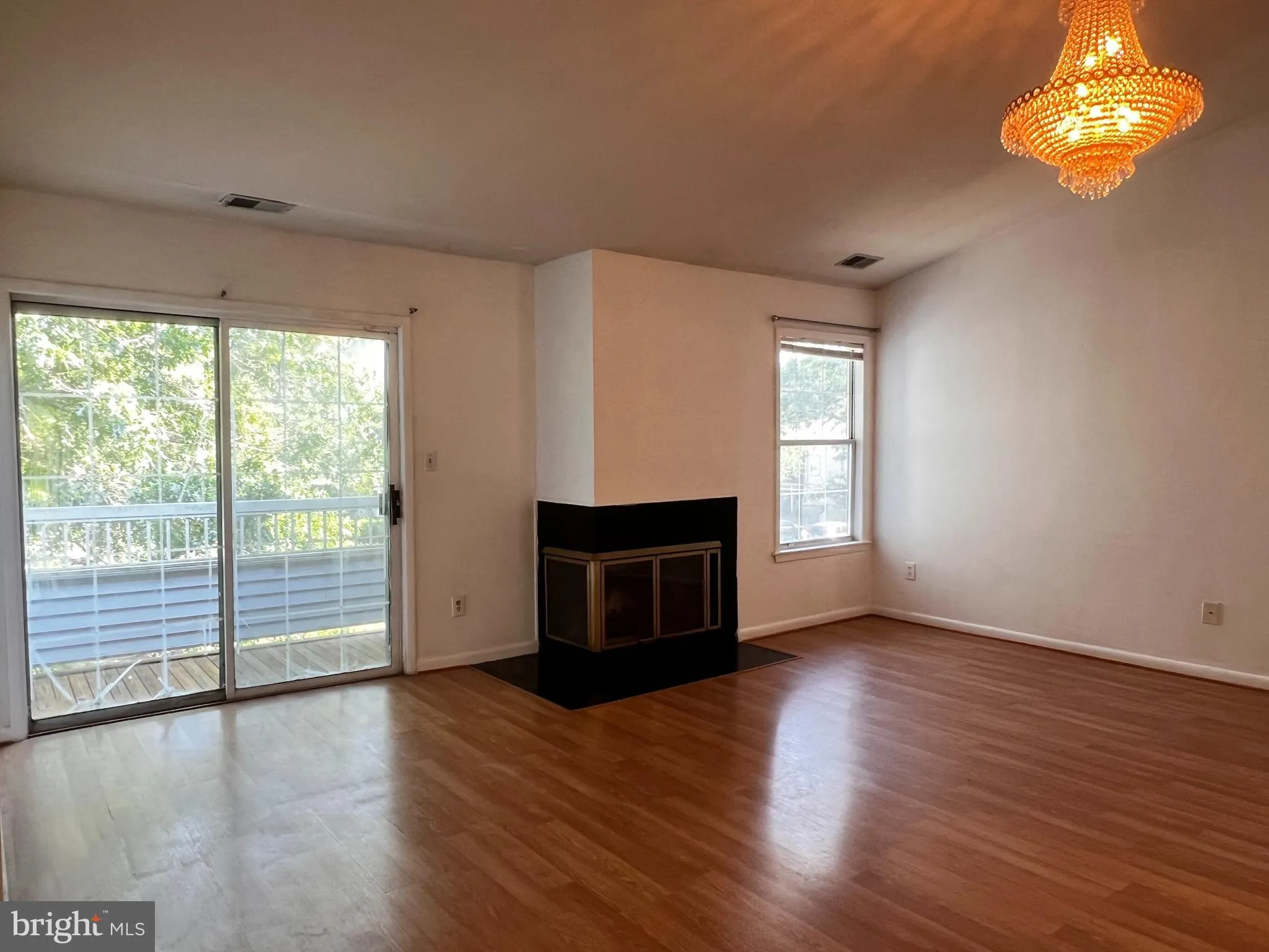 Princeton, New Jersey 08540, United States, 2 Bedrooms Bedrooms, ,1 BathroomBathrooms,Residential,Pending,157495