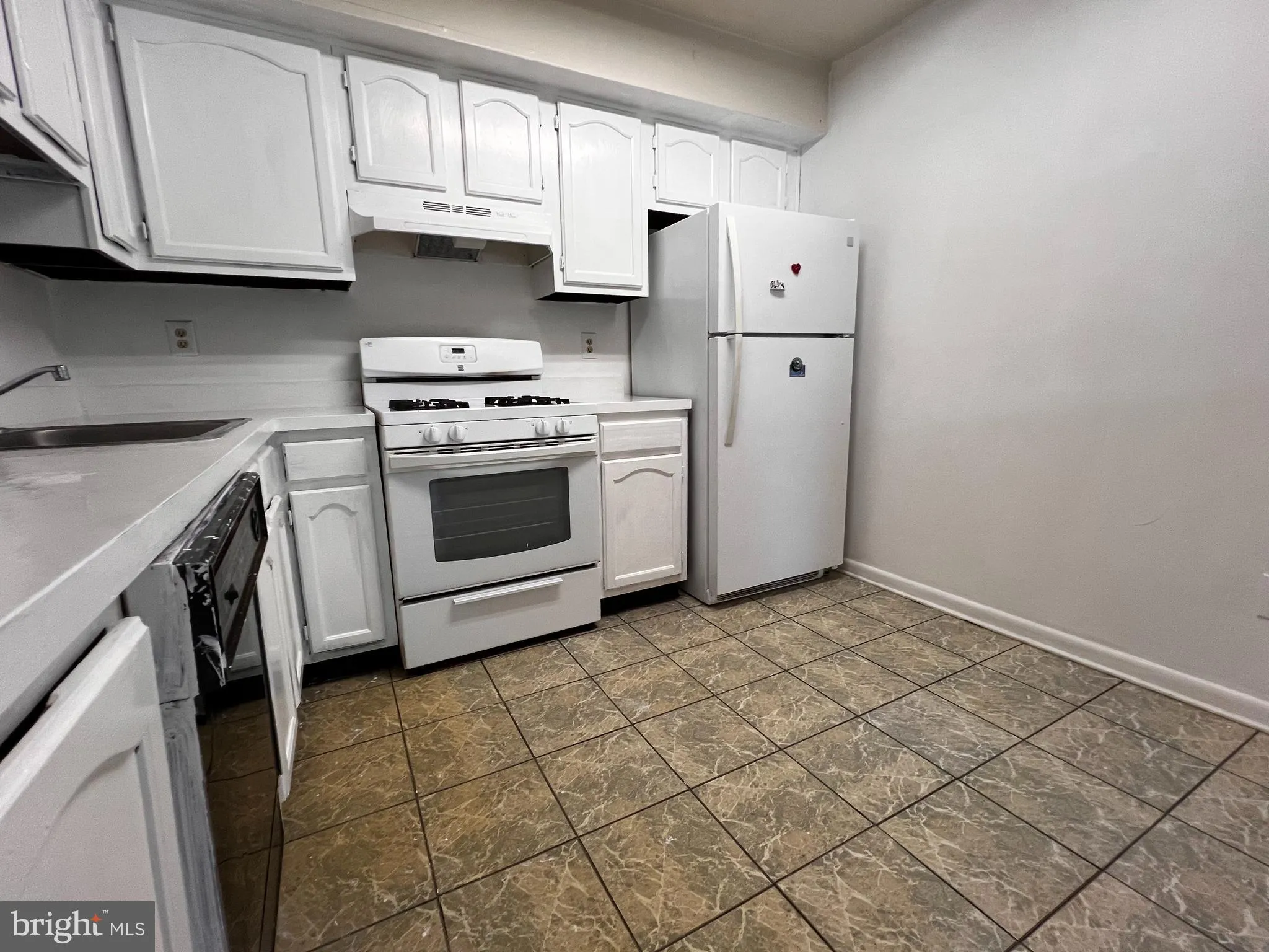 Princeton, New Jersey 08540, United States, 2 Bedrooms Bedrooms, ,1 BathroomBathrooms,Residential,Pending,157495