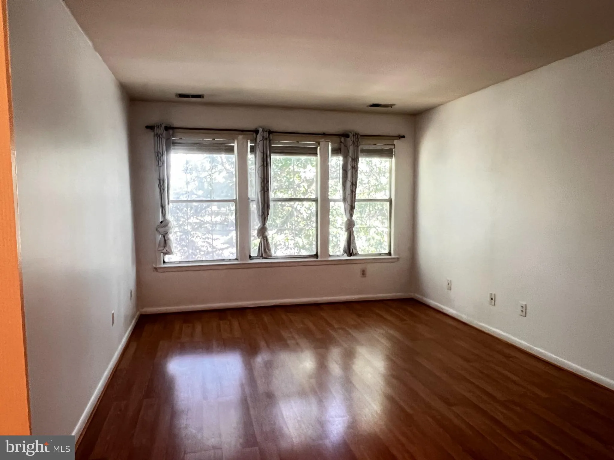 Princeton, New Jersey 08540, United States, 2 Bedrooms Bedrooms, ,1 BathroomBathrooms,Residential,Pending,157495