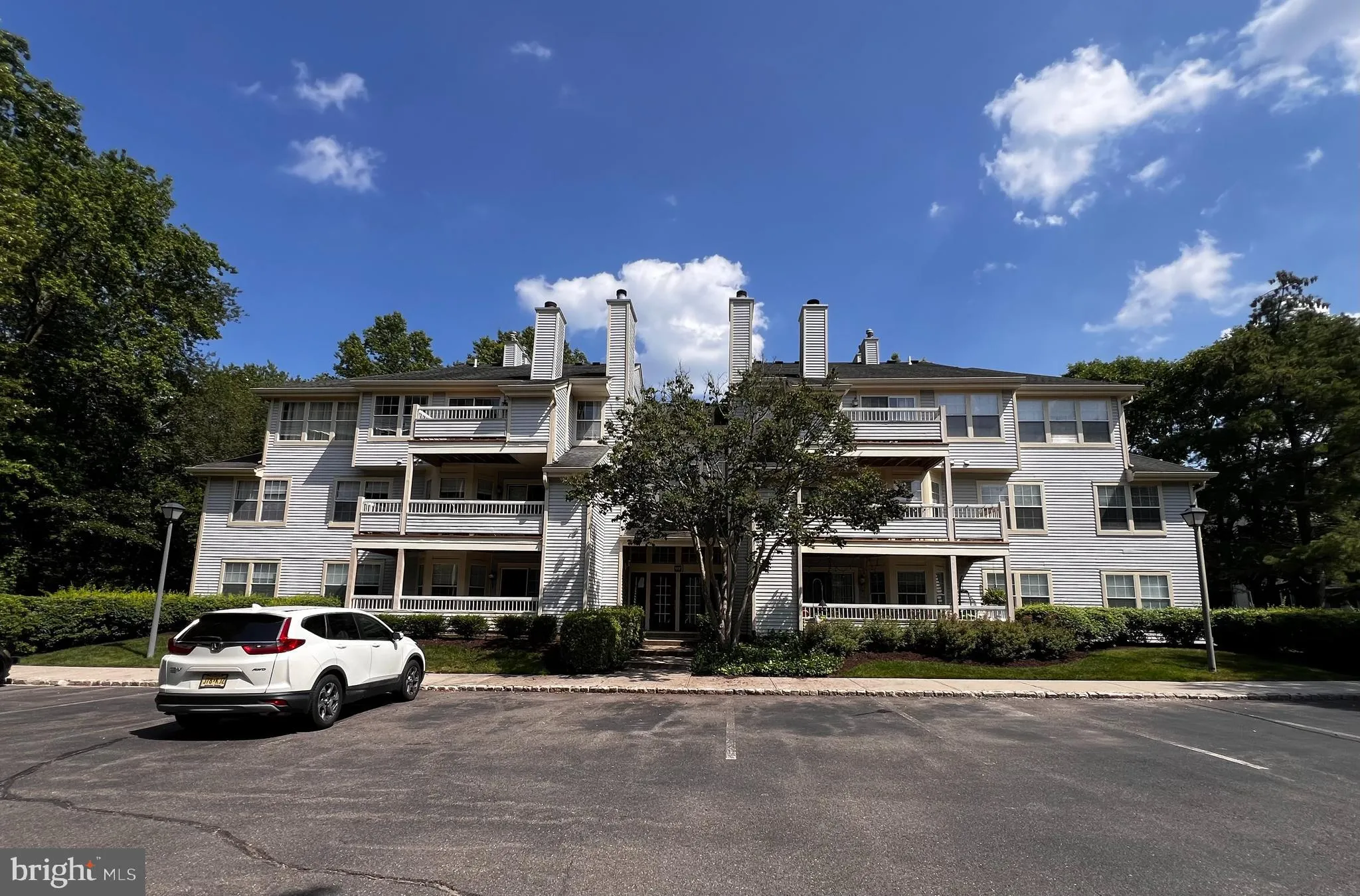 Princeton, New Jersey 08540, United States, 2 Bedrooms Bedrooms, ,1 BathroomBathrooms,Residential,Pending,157495