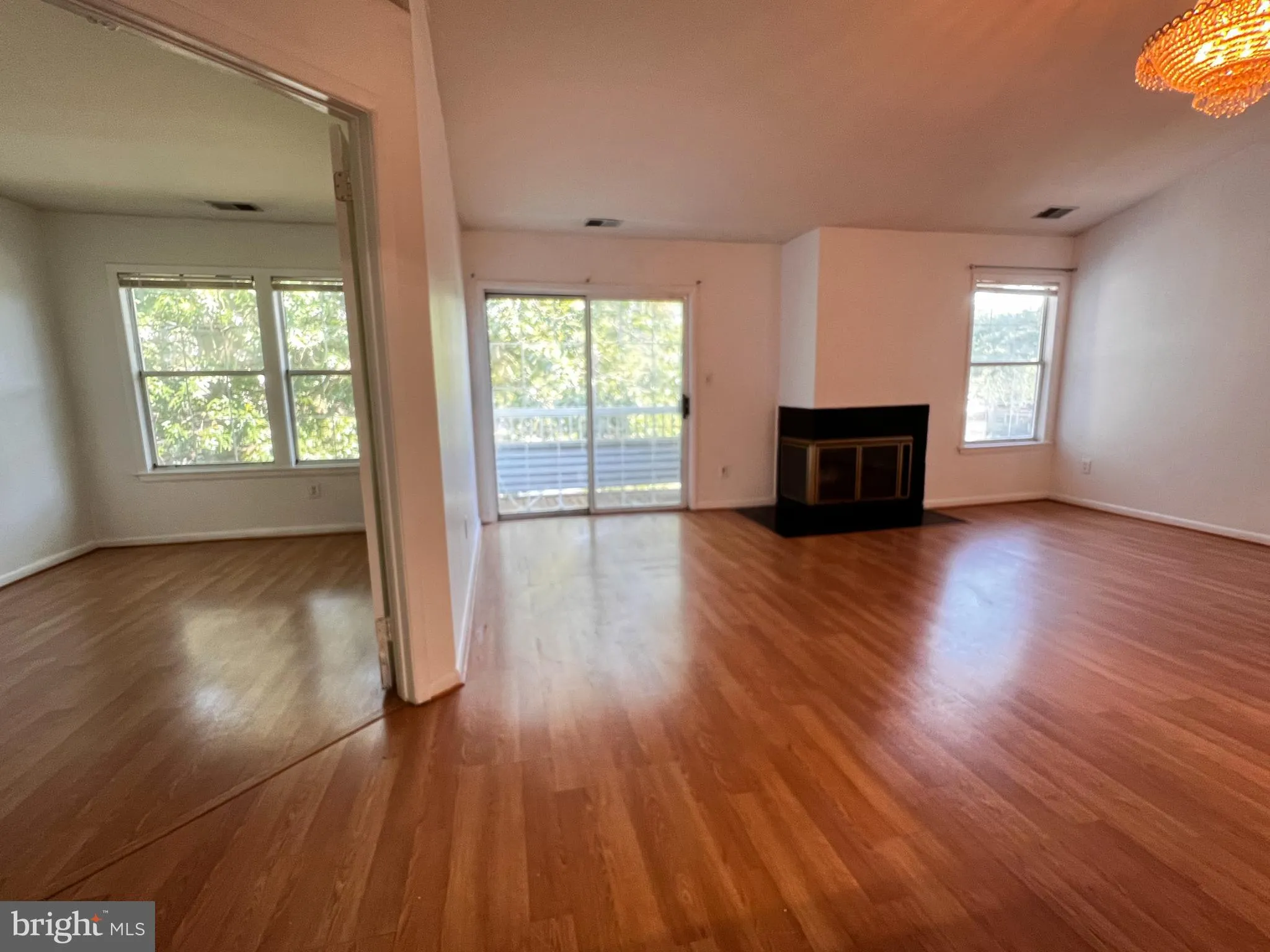 Princeton, New Jersey 08540, United States, 2 Bedrooms Bedrooms, ,1 BathroomBathrooms,Residential,Pending,157495