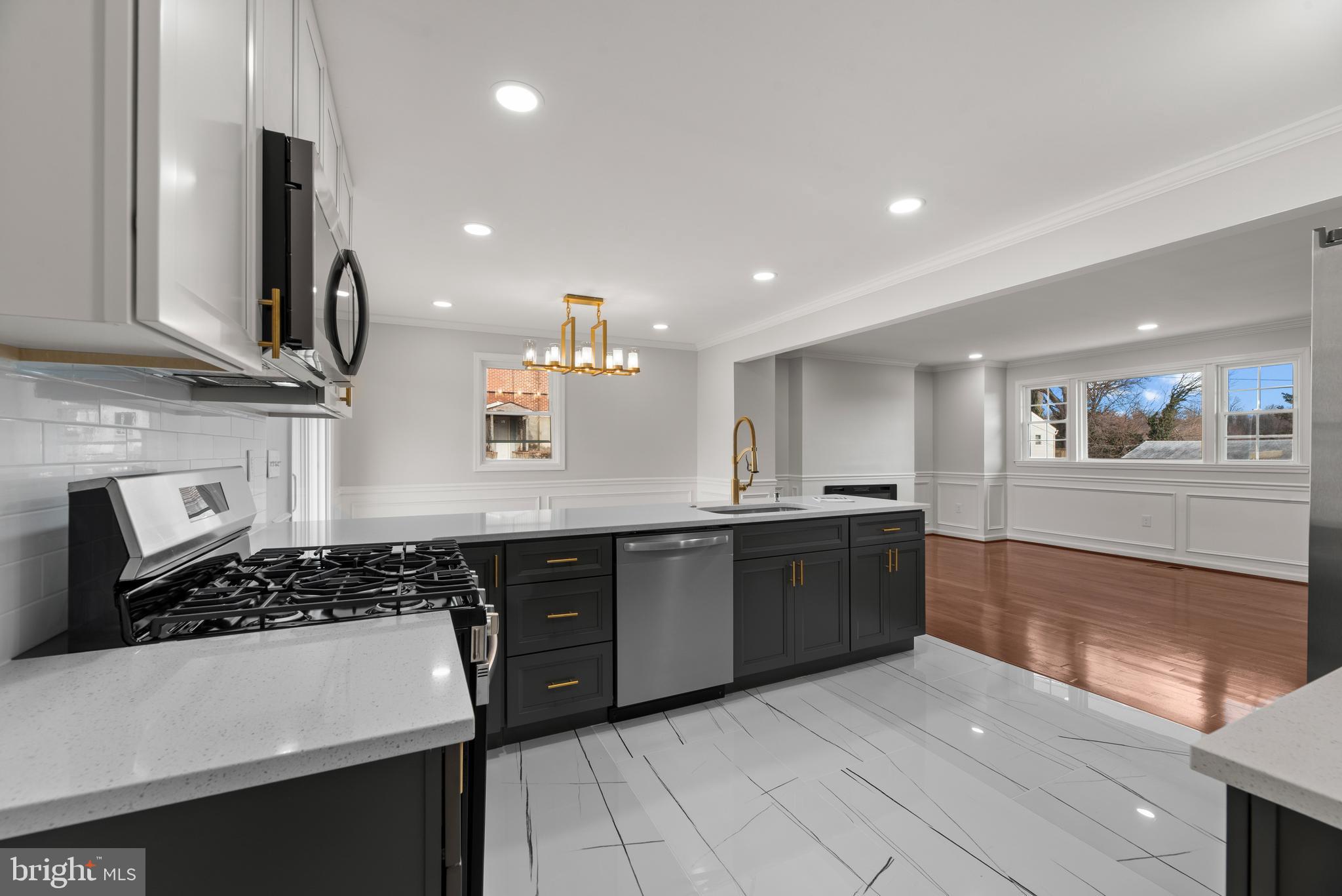 CATONSVILLE GARDENS - Residential