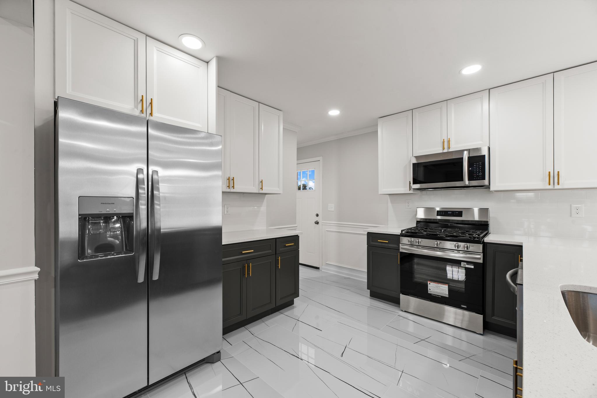 CATONSVILLE GARDENS - Residential