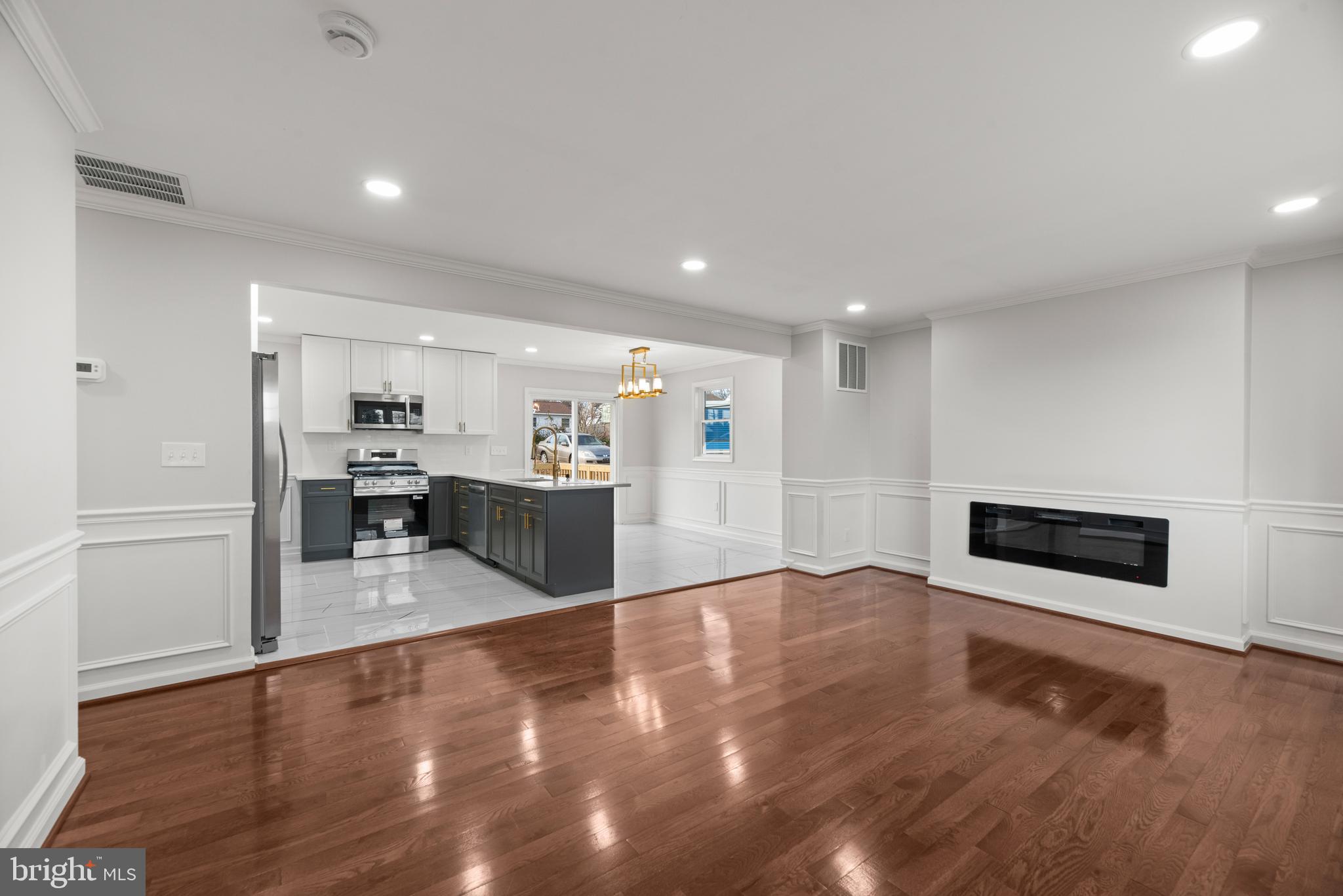 CATONSVILLE GARDENS - Residential