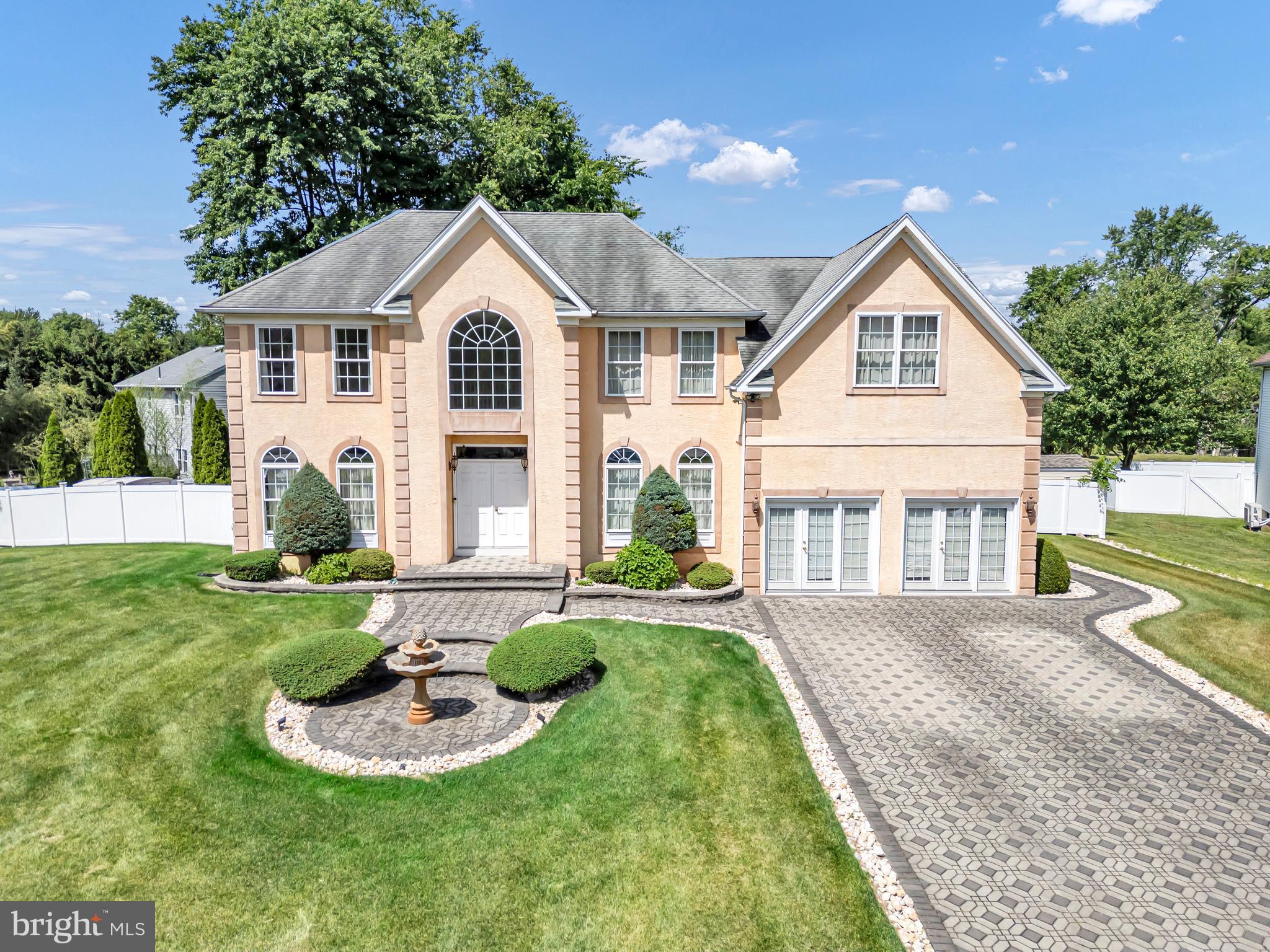 UPPER SOUTHAMPTON - Residential