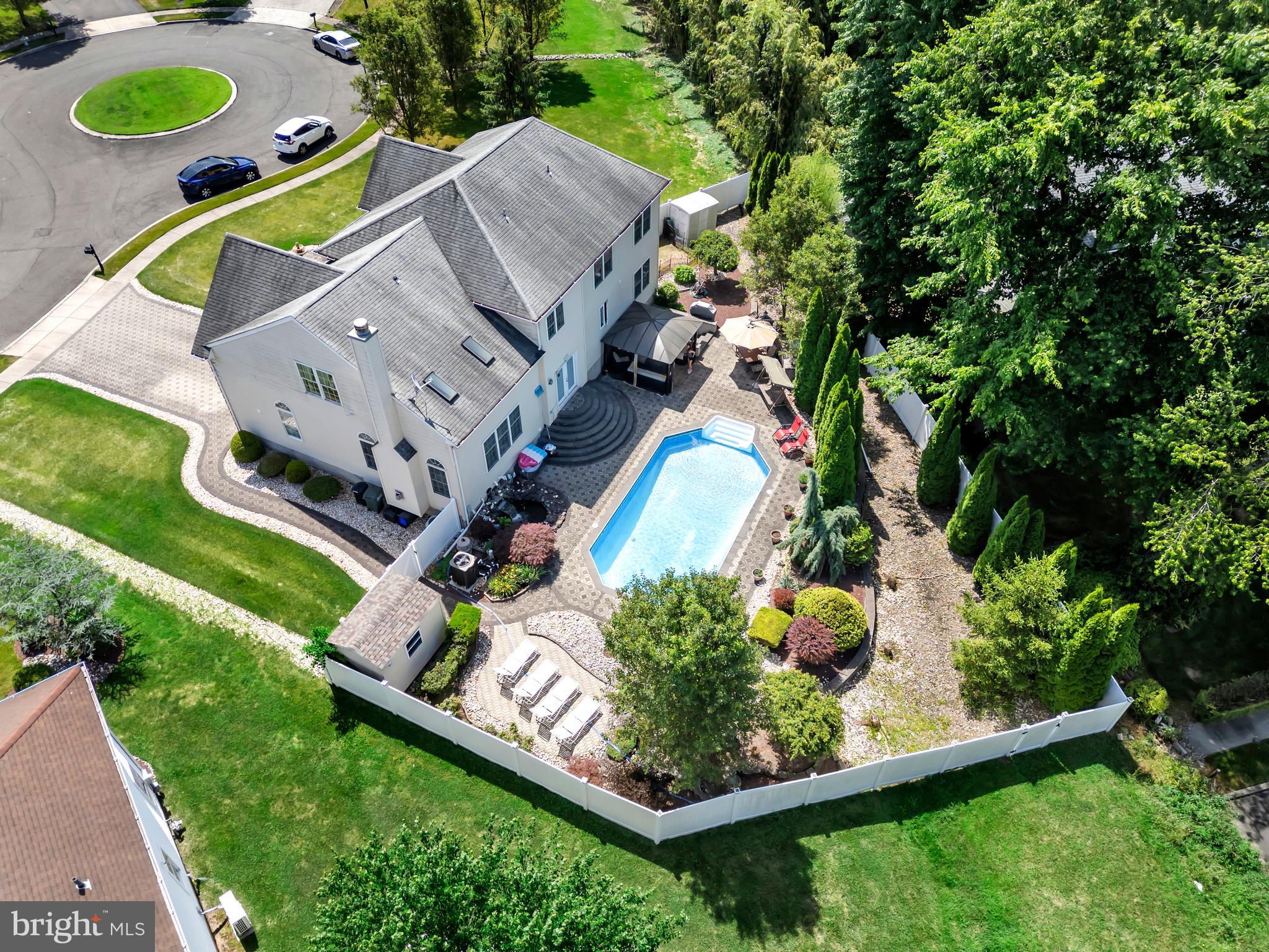 UPPER SOUTHAMPTON - Residential