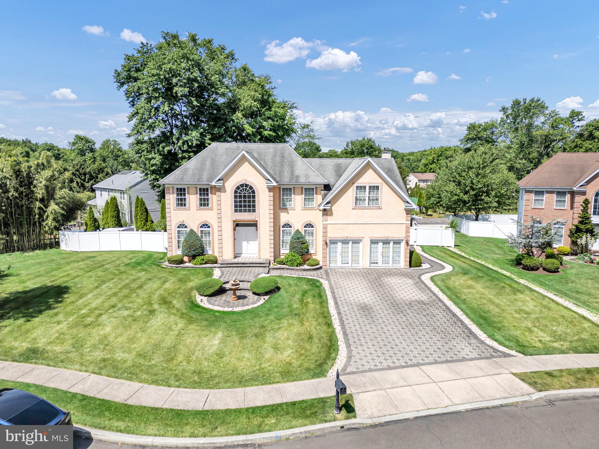 UPPER SOUTHAMPTON - Residential