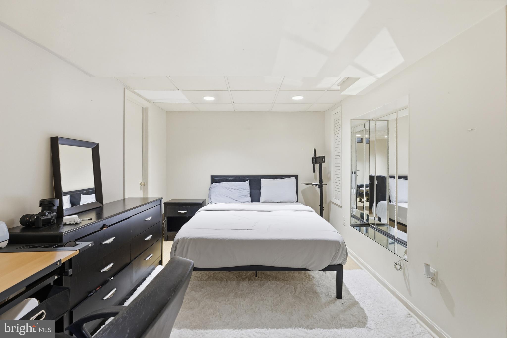 LONGMEAD - Residential