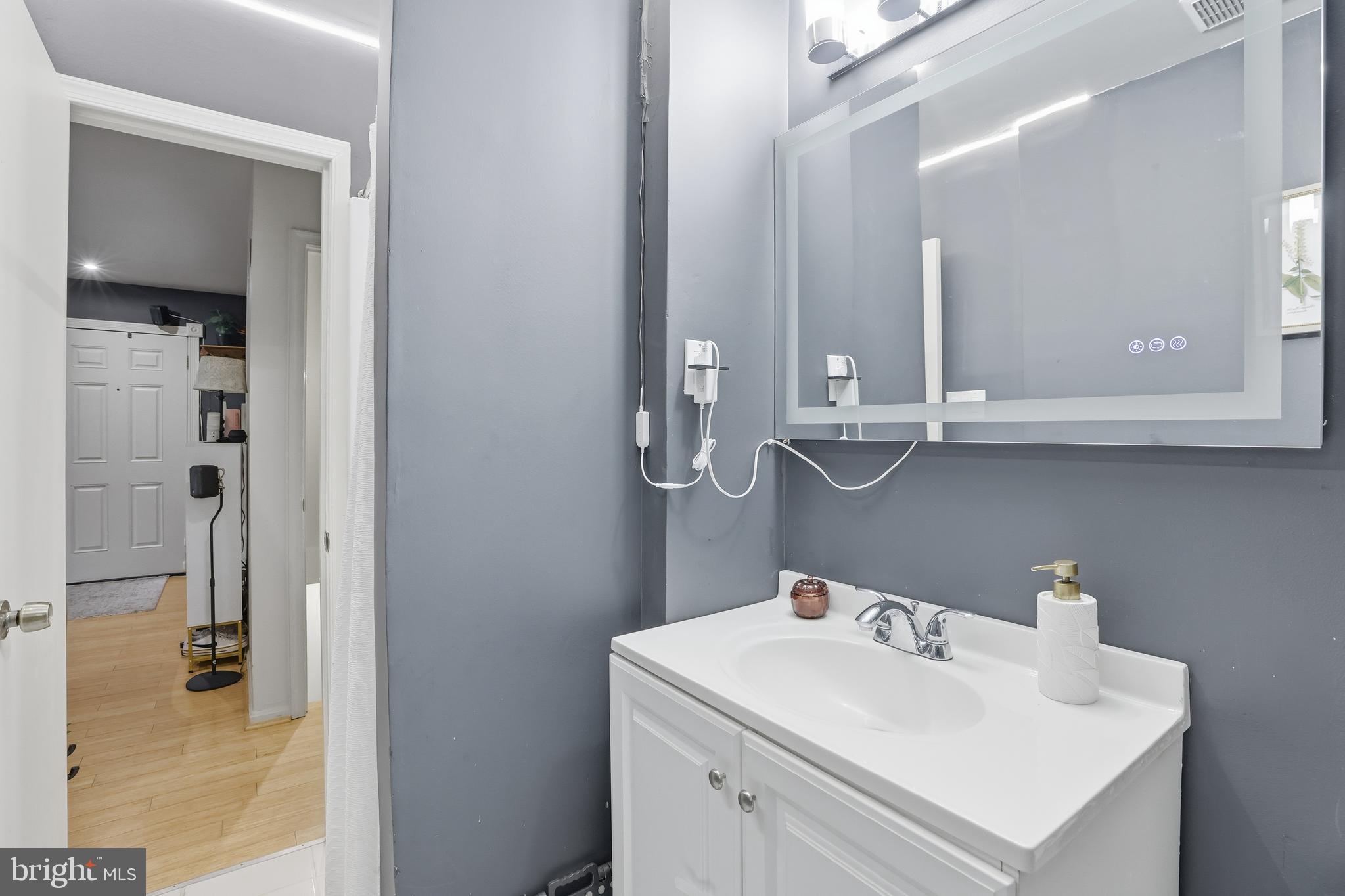 LONGMEAD - Residential