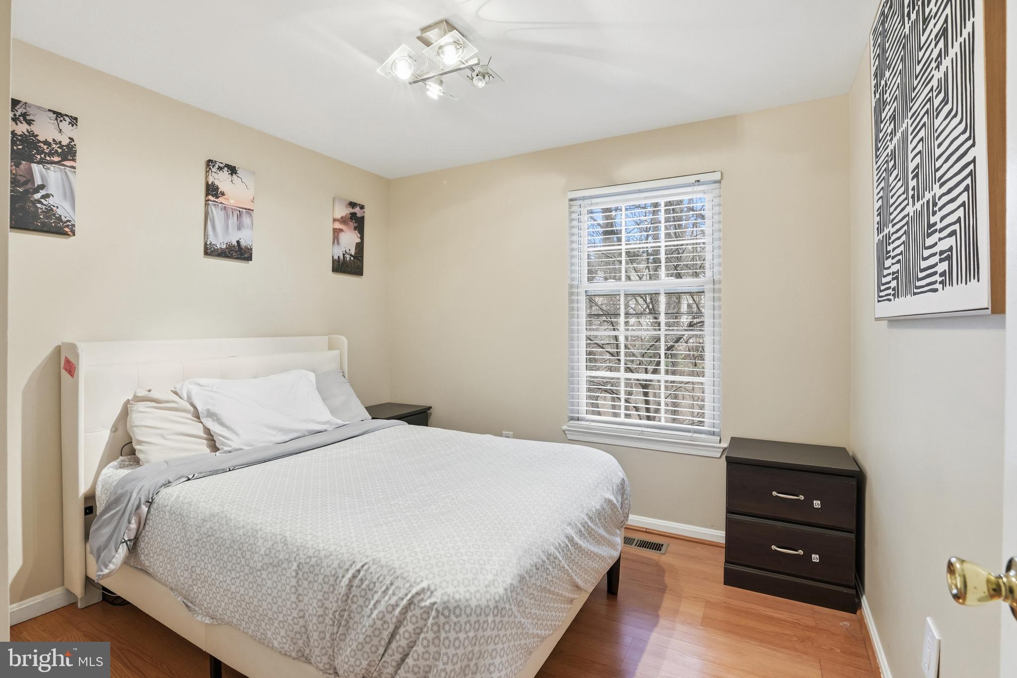 LONGMEAD - Residential