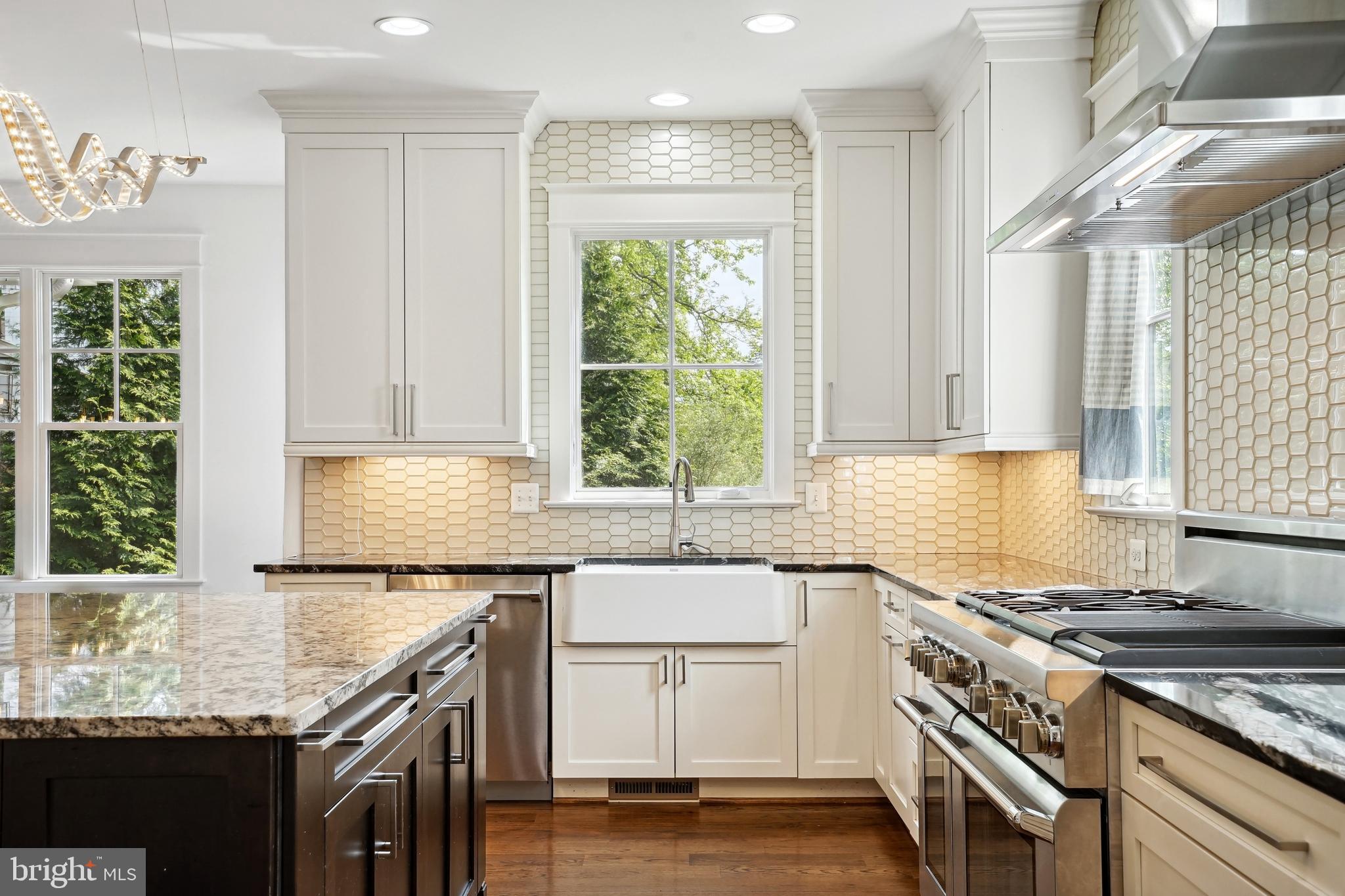 HILLSIDE MANOR - Residential Lease