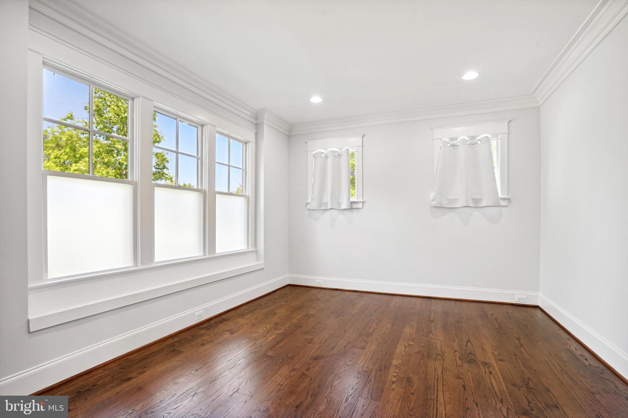 HILLSIDE MANOR - Residential Lease