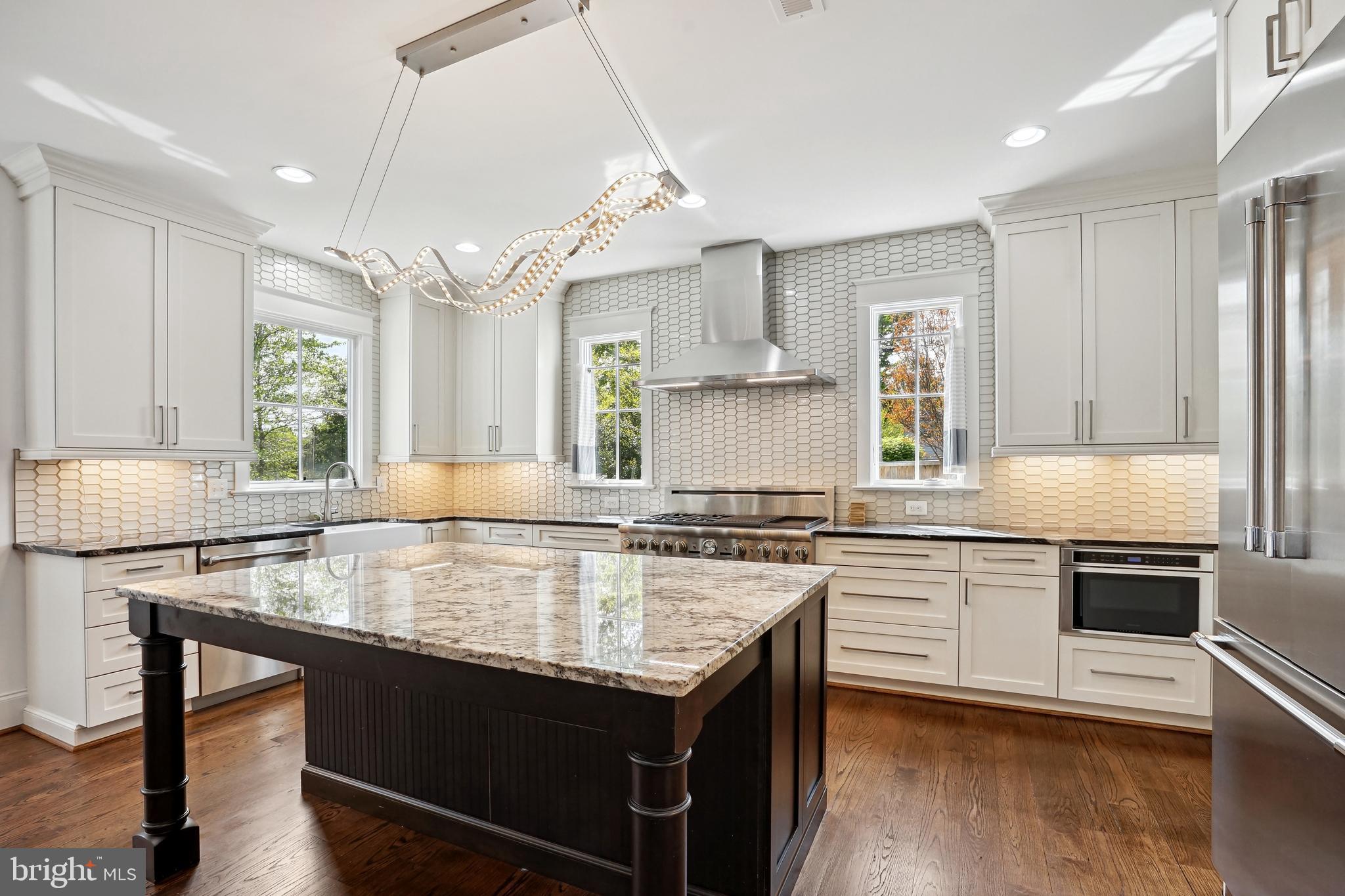 HILLSIDE MANOR - Residential Lease