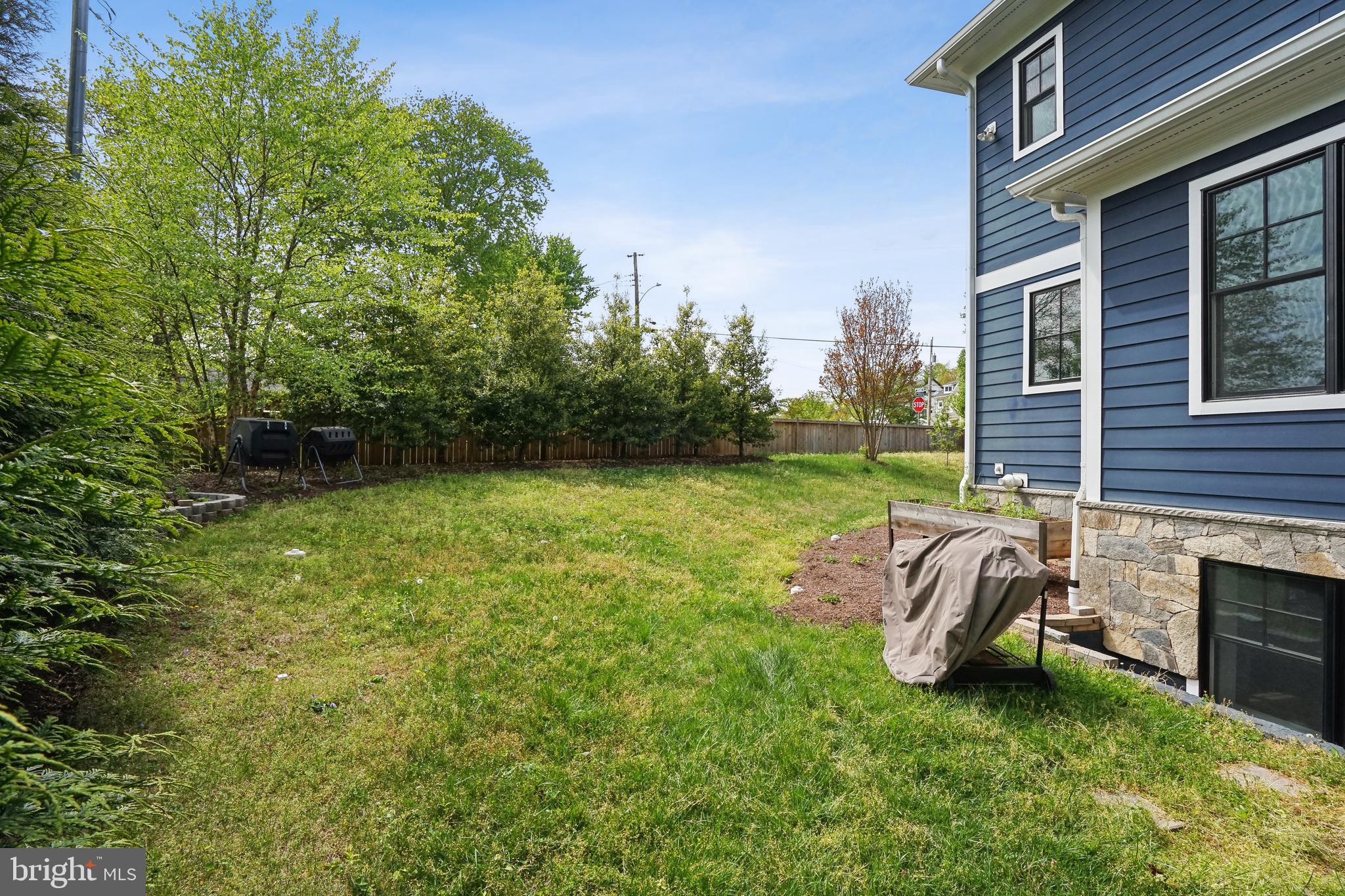 HILLSIDE MANOR - Residential Lease