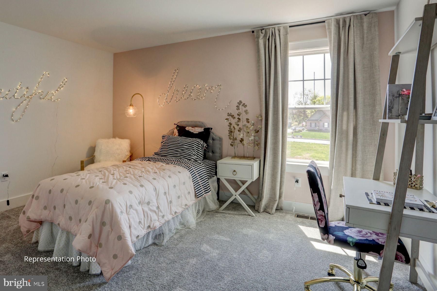 MEADOWBROOK FARMS - Residential