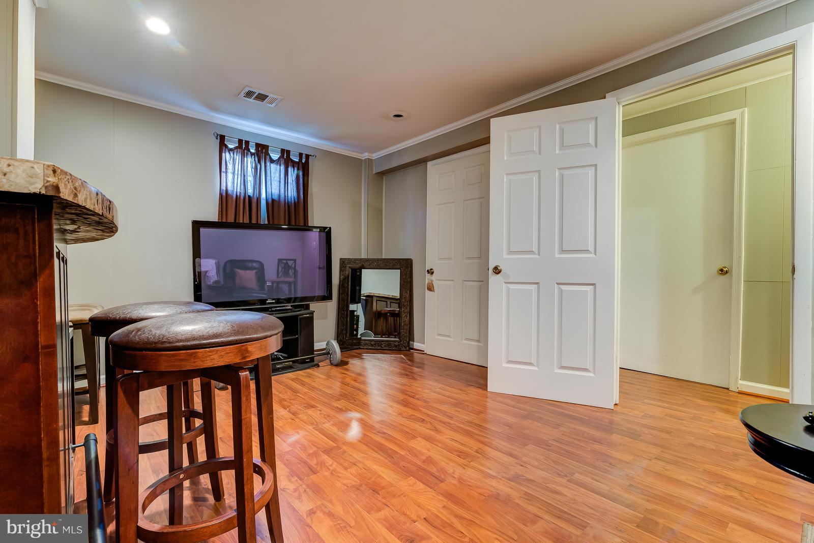 WHITFIELD GARDENS - Residential