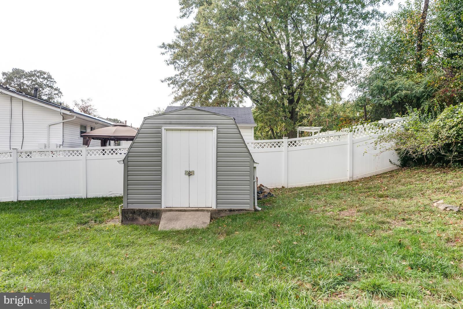 WHITFIELD GARDENS - Residential