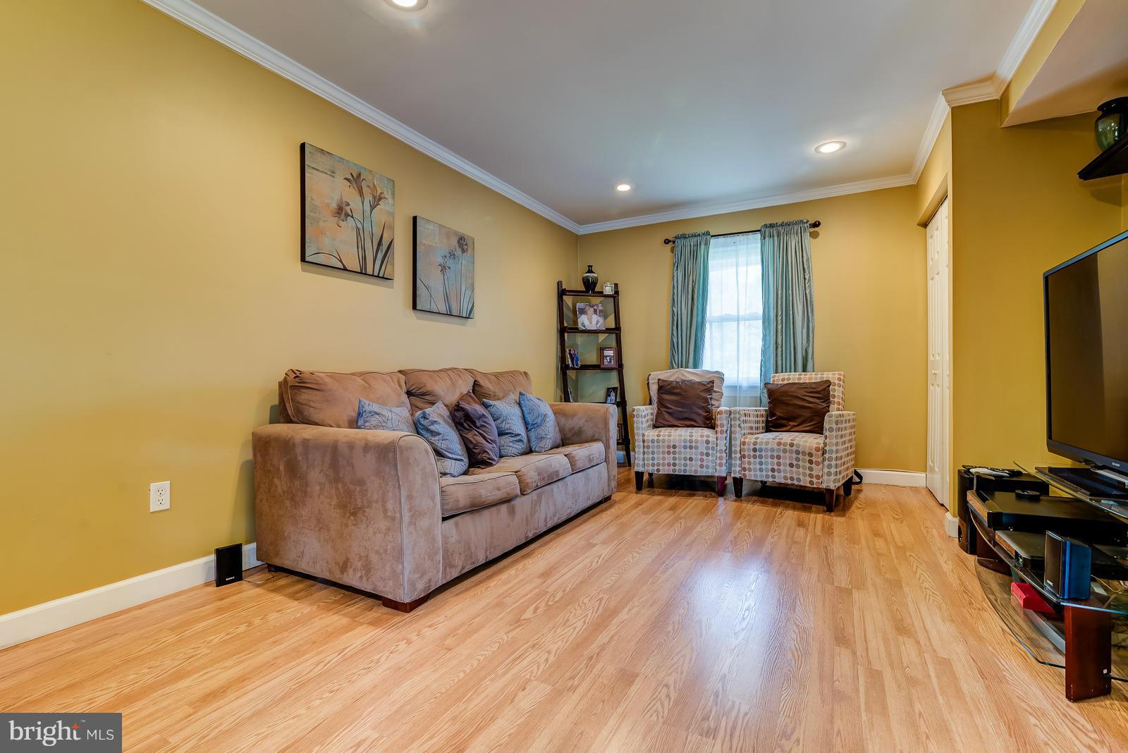 WHITFIELD GARDENS - Residential