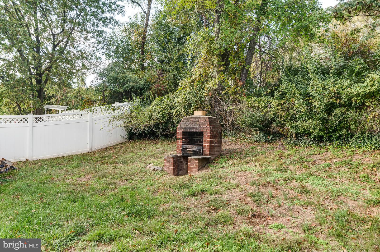 WHITFIELD GARDENS - Residential