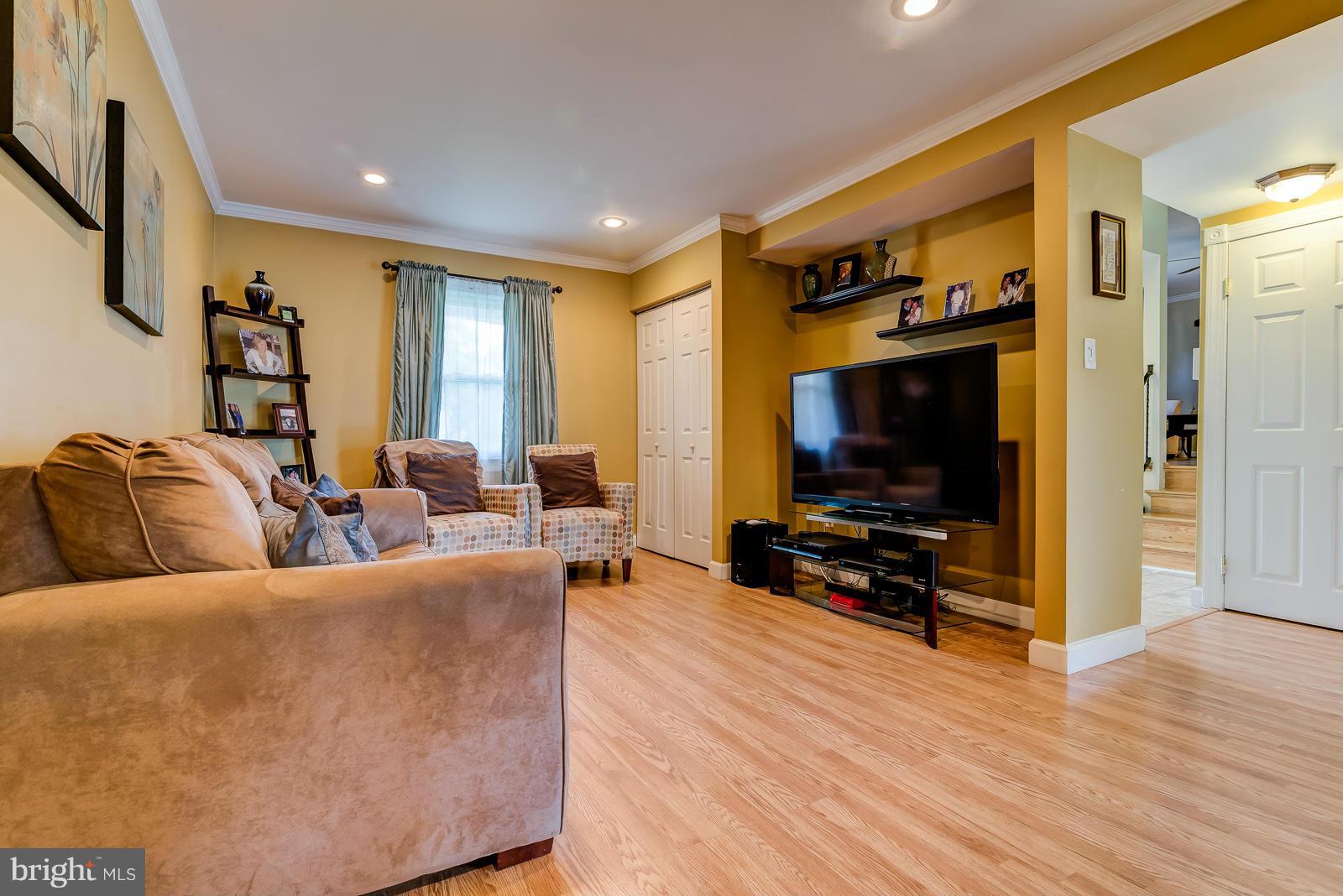 WHITFIELD GARDENS - Residential