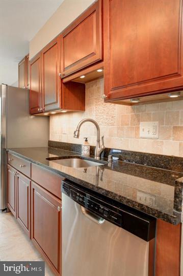 TREEBROOKE CONDOMINIUM - Residential Lease