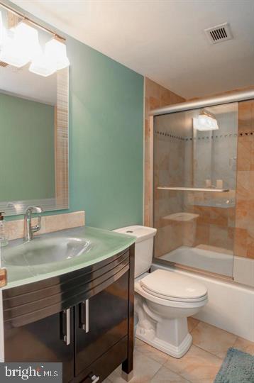 TREEBROOKE CONDOMINIUM - Residential Lease