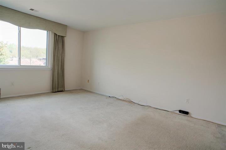 TREEBROOKE CONDOMINIUM - Residential Lease