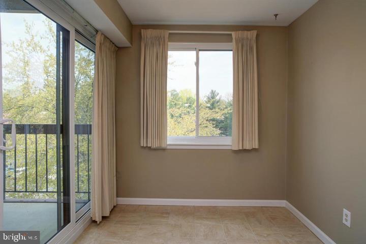 TREEBROOKE CONDOMINIUM - Residential Lease