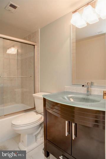 TREEBROOKE CONDOMINIUM - Residential Lease