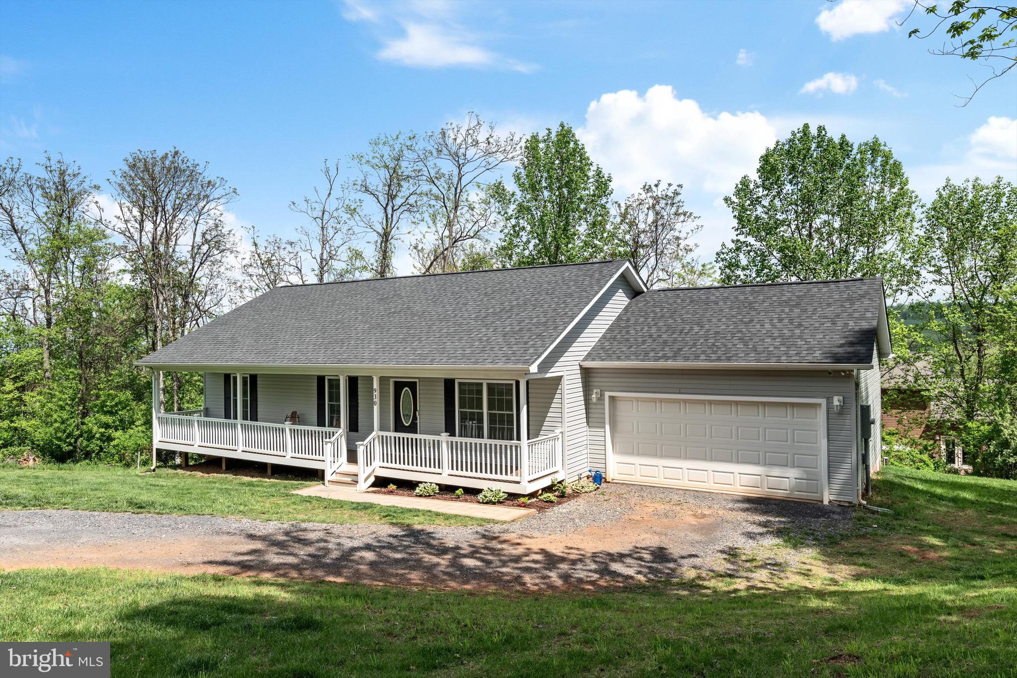 930 MOUNTAIN HEIGHTS ROAD