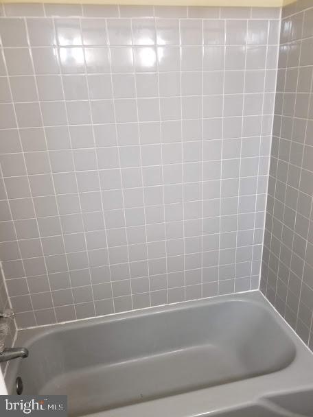 KNOLLWOOD ESTATES - Residential