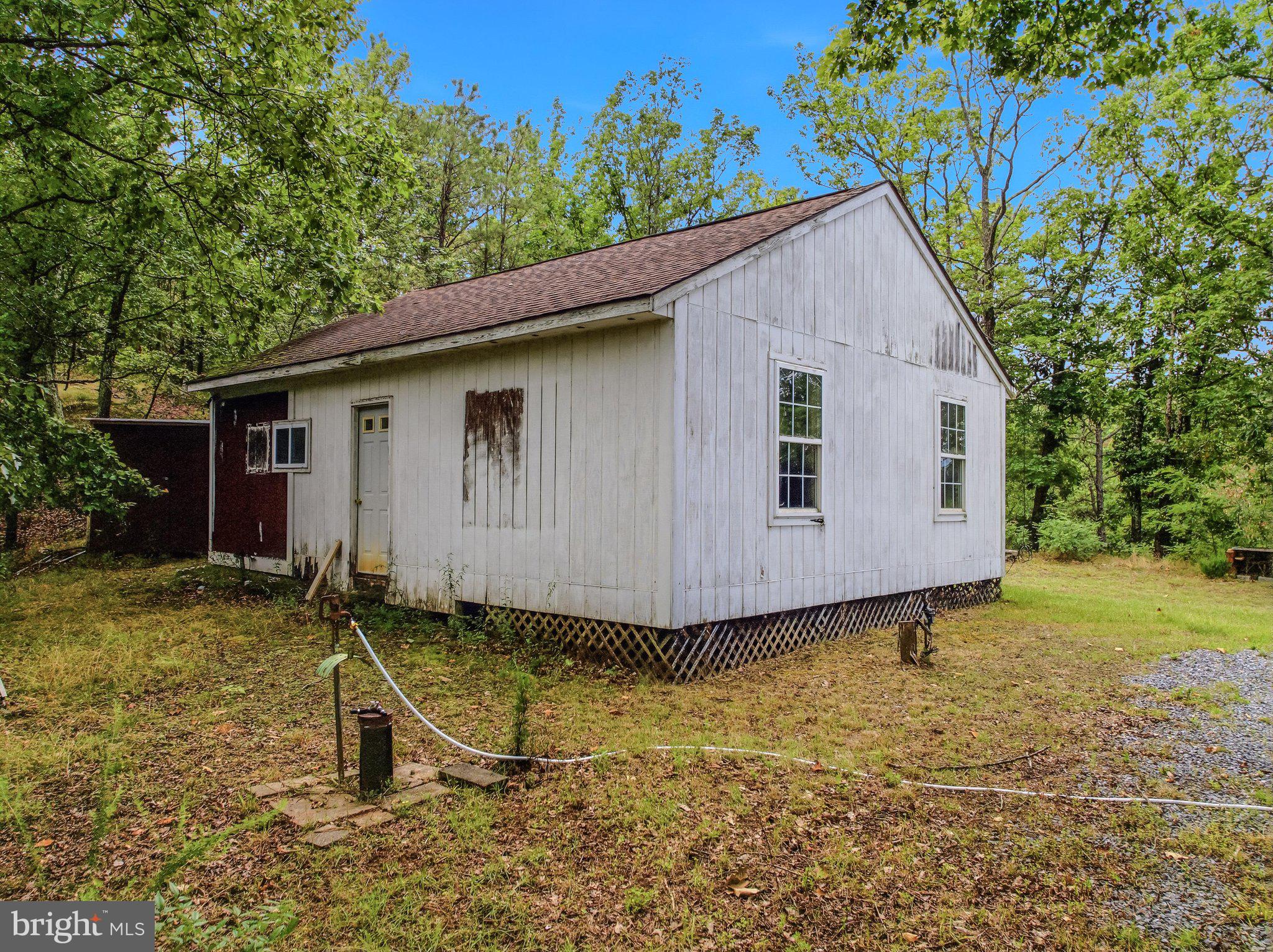 2230 SELDOM SEEN ROAD