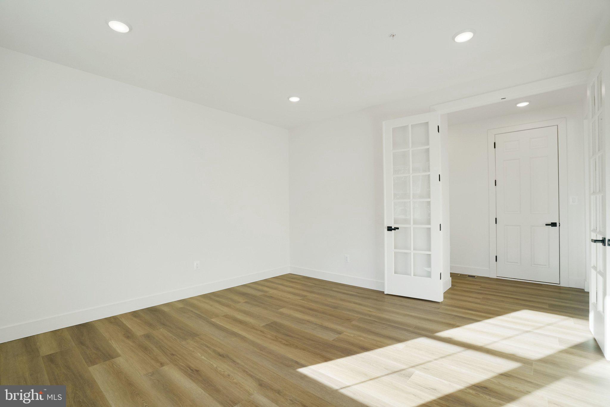 ST JAMES - Residential