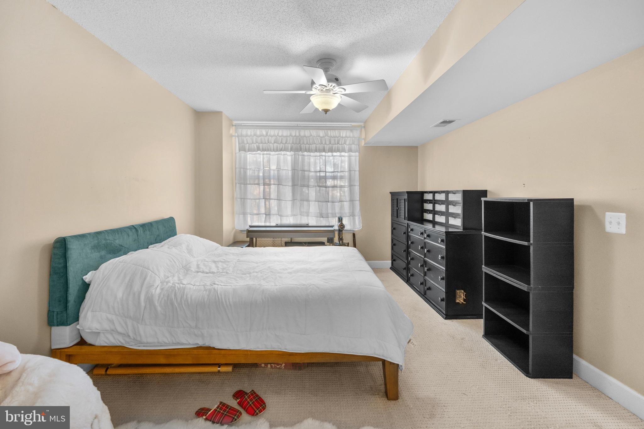 CARLTON HOUSE - Residential