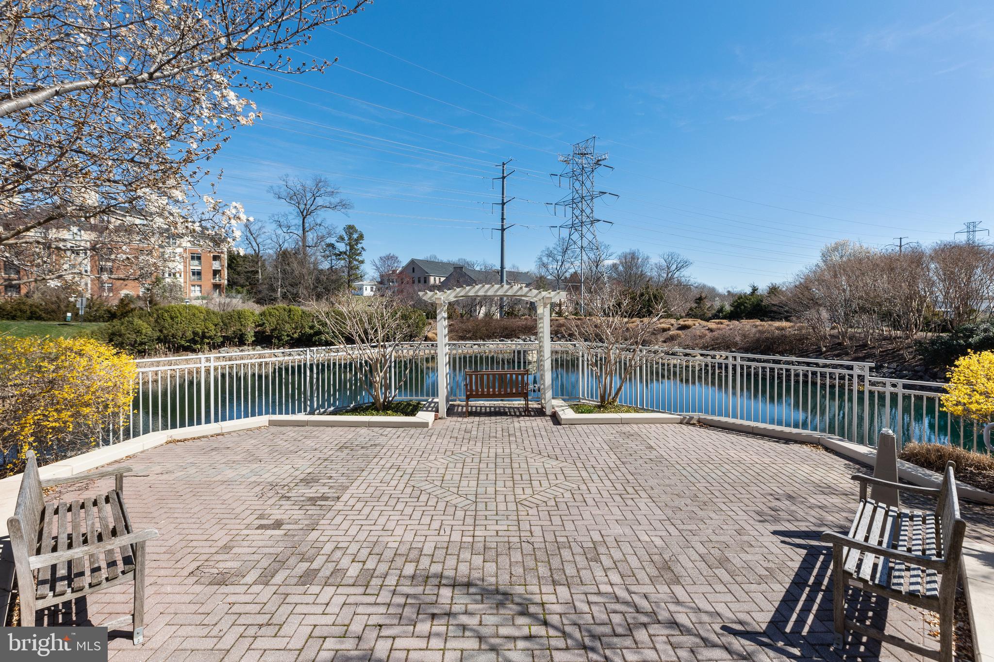 CARLTON HOUSE - Residential