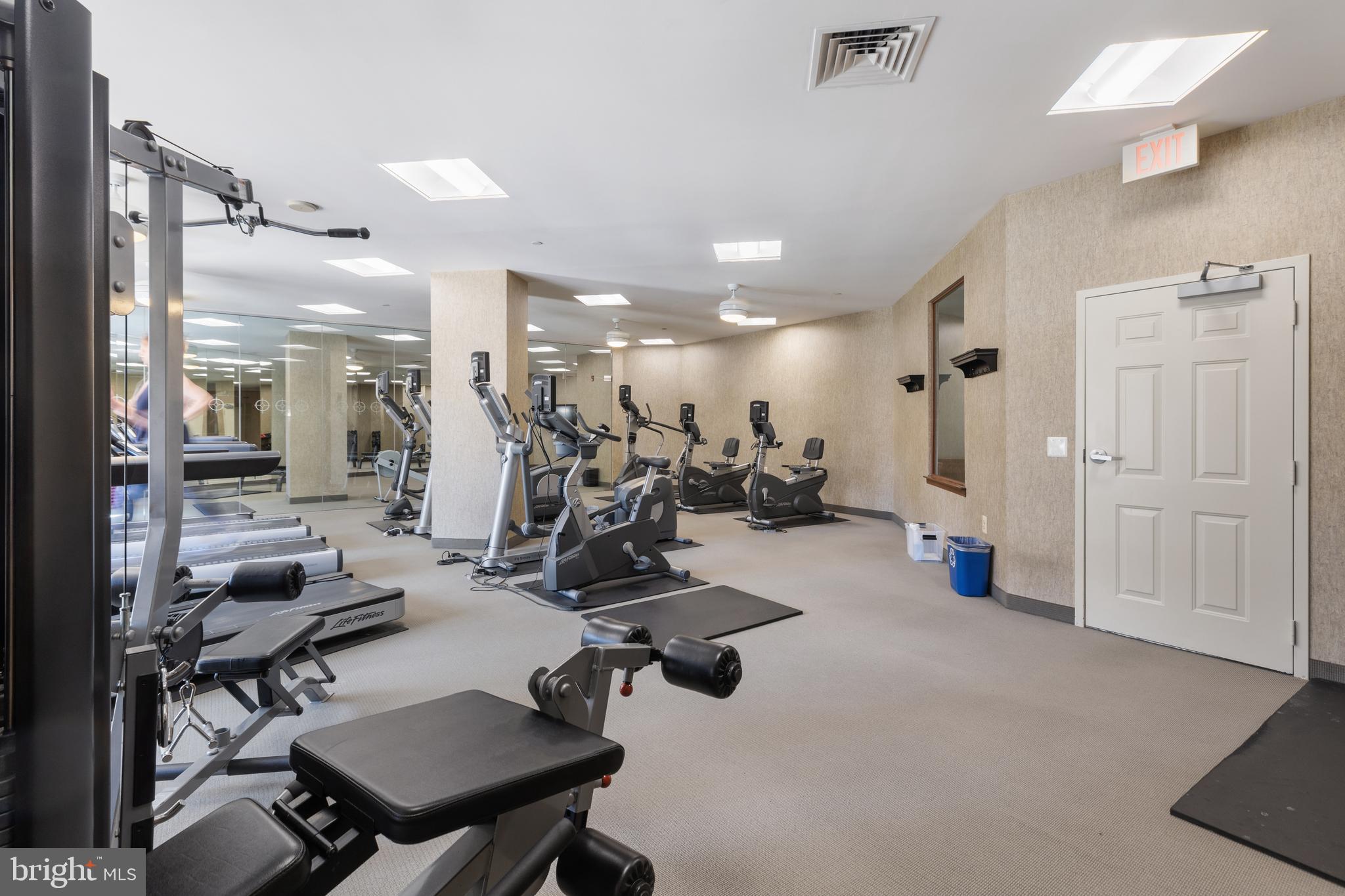 CARLTON HOUSE - Residential