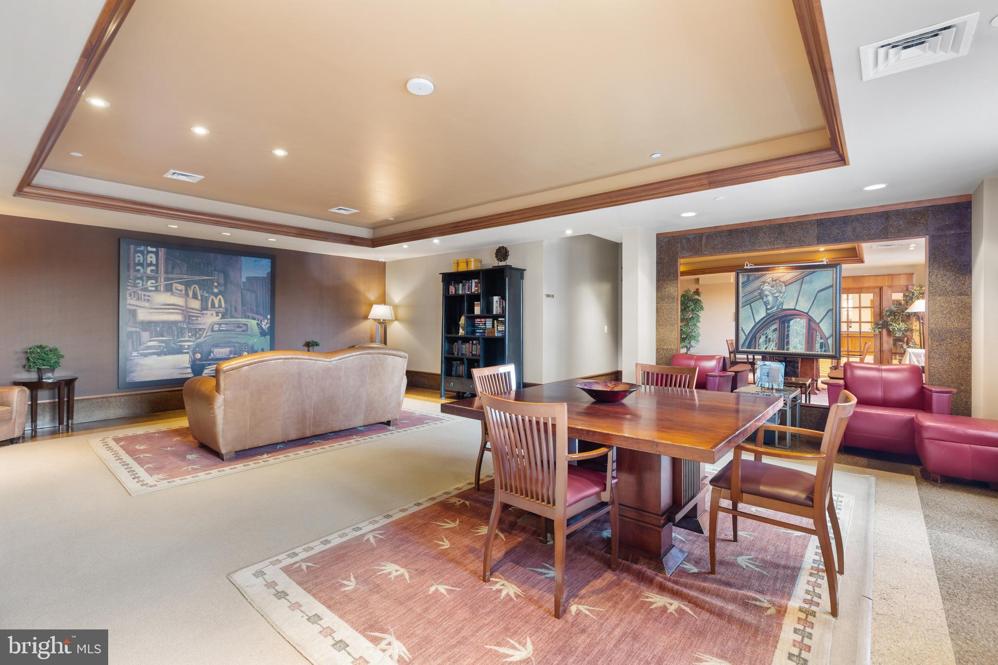 CARLTON HOUSE - Residential