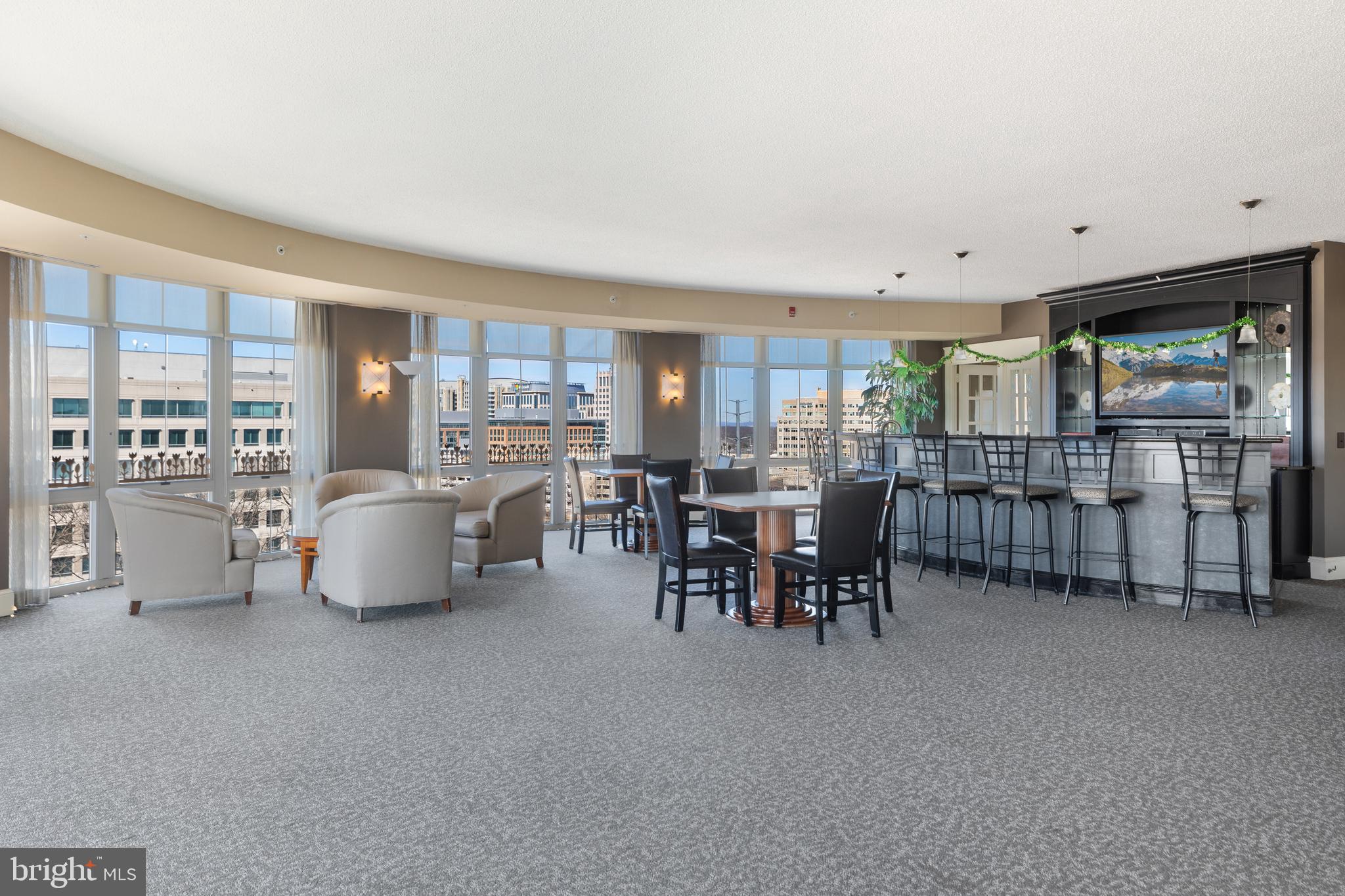 CARLTON HOUSE - Residential