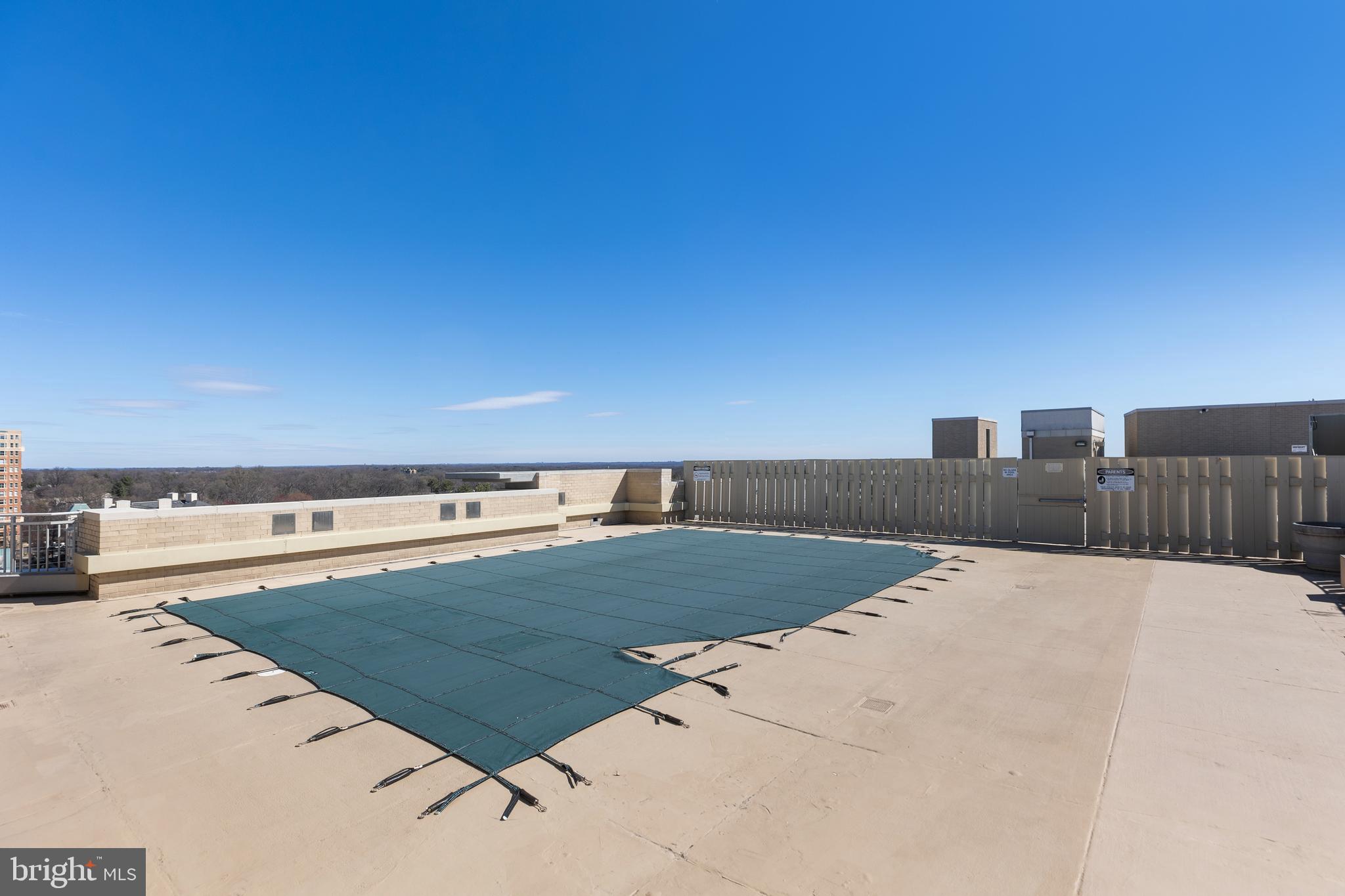 CARLTON HOUSE - Residential